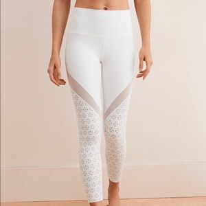 AERIE Move High Waisted 7/8 White Legging